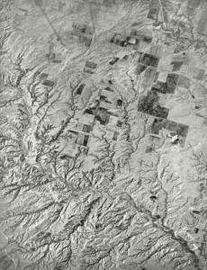 Image obtained from the down-looking camera located in the bottom of the gondola. It was at the time the picture taken from the highest altitude attained (Source: National Geographic Magazine May 1936)