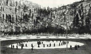 View of soldiers stretching the Explorer II balloon fabric over the launch pad in the bottom of the Stratobowl (Source: National Geographic Magazine January 1936)