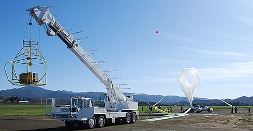Vista del veh&iacute;culo de lanzamiento utilizado en el Johnson Near Space Center