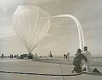 Preparativos para el lanzamiento de un globo estratosf&eacute;rico en Holloman